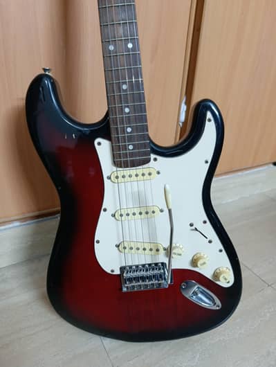 Freedom Electric Guitar – Excellent Condition
