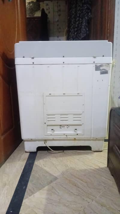 Kenwood washing machine with spinner in good condition