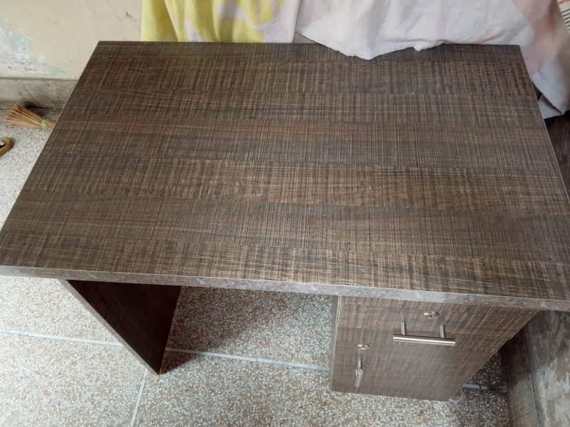 computer table 1