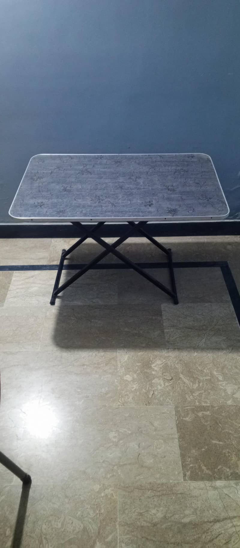 Folding table 0