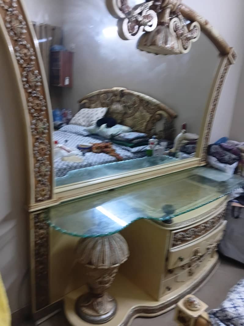 Complete bed room set 9