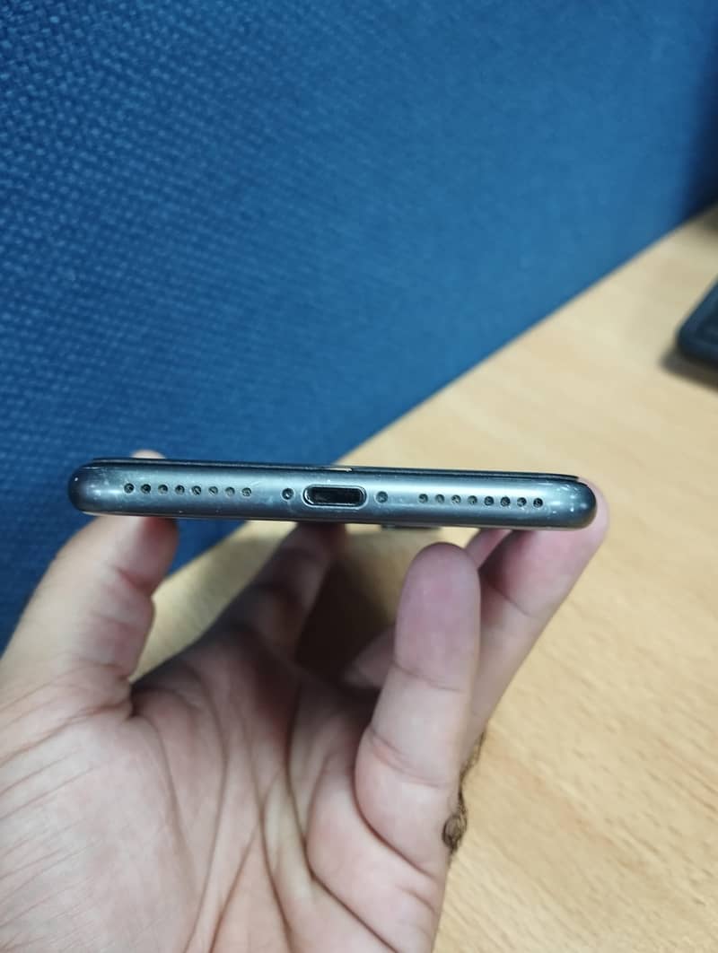Apple iPhone 8 Plus 2