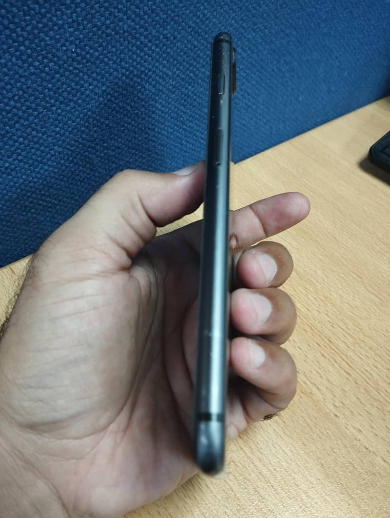 Apple iPhone 8 Plus 3