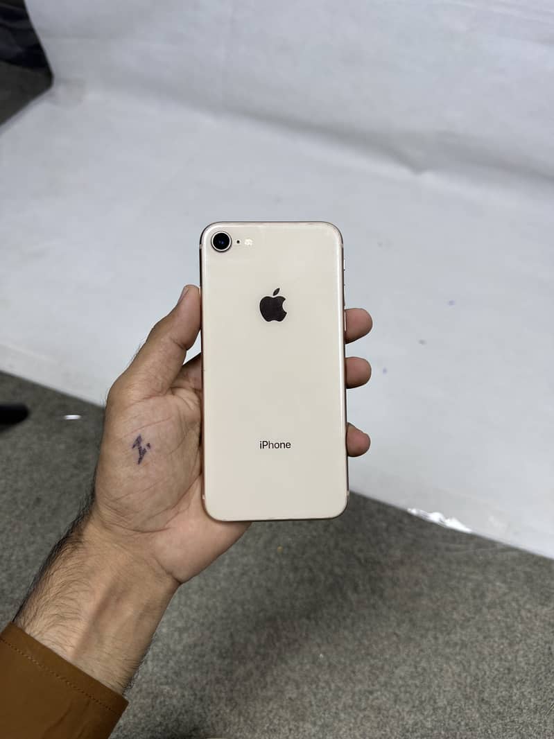 Apple iPhone 8 6