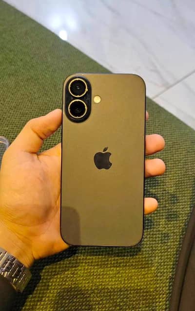 Apple iPhone 16