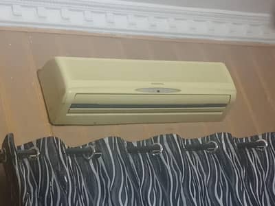 urgent sale ac was very gooood condition import from UAE