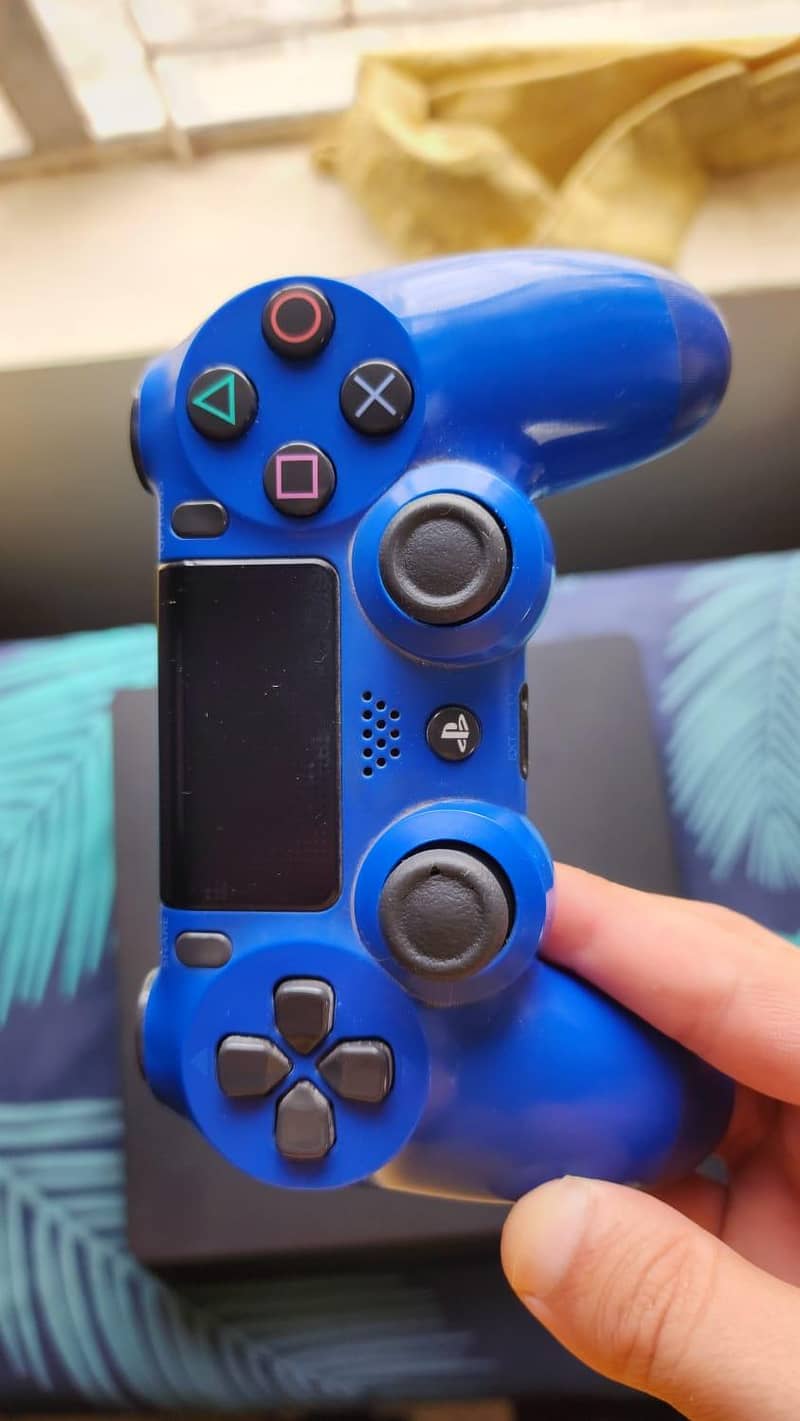 PS4 slim 3