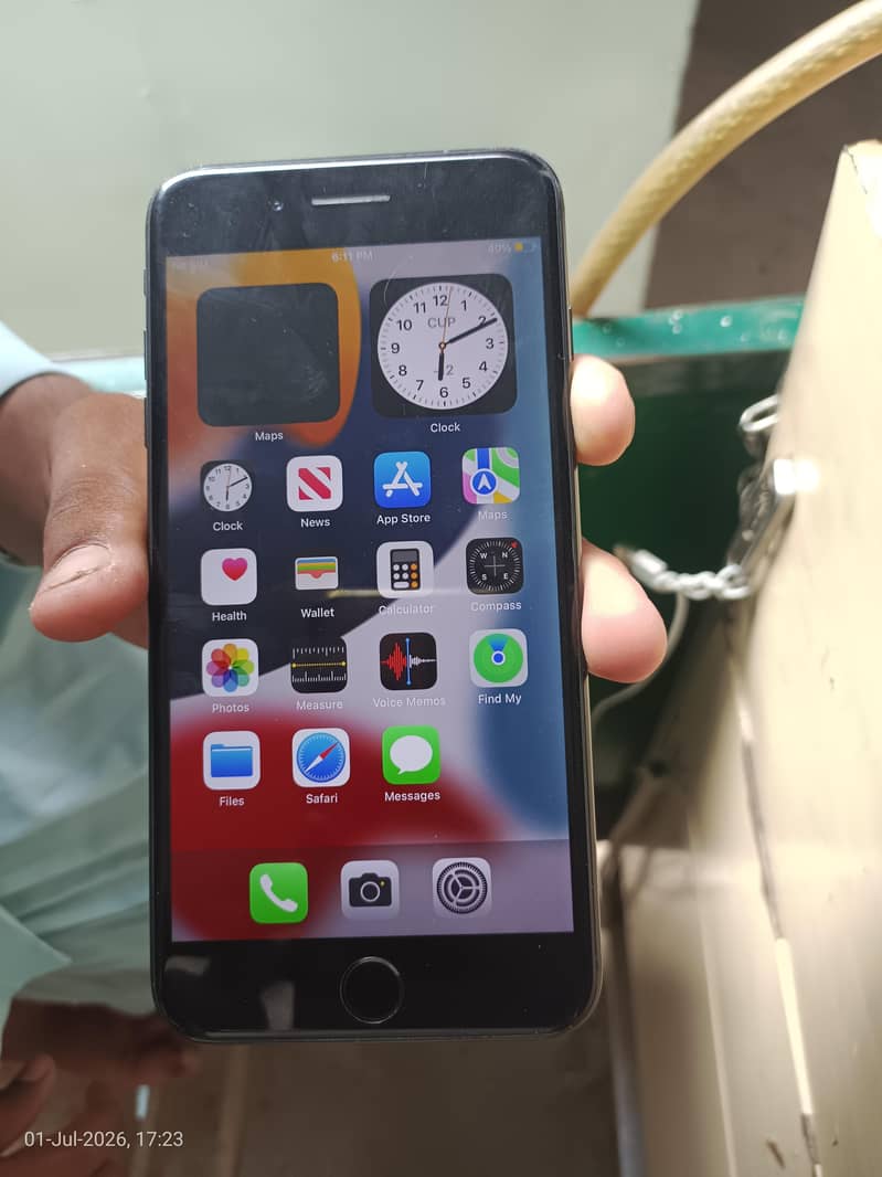 Apple iPhone 7 Plus 1