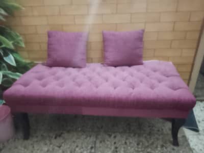 beautiful pink setty and led table