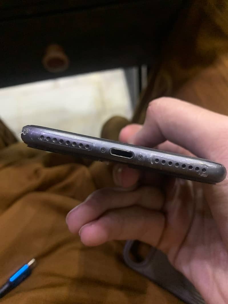 Apple iPhone 8 Plus 1