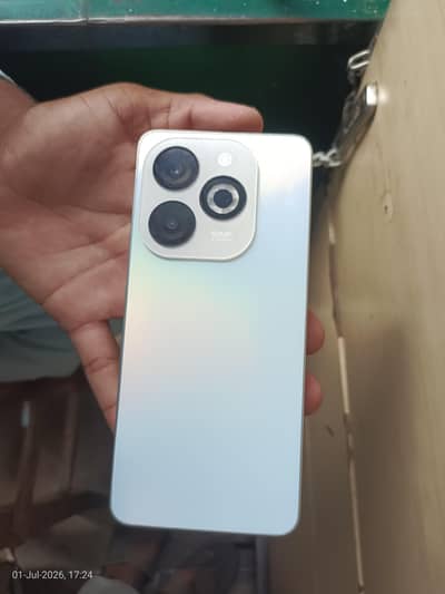 Infinix Smart 8 Pro