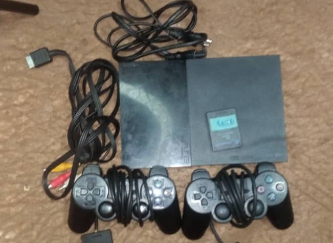 Ps2 with two controllers 0