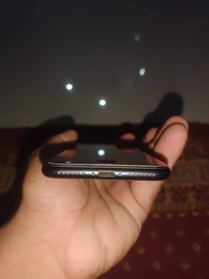 Apple iPhone SE 3