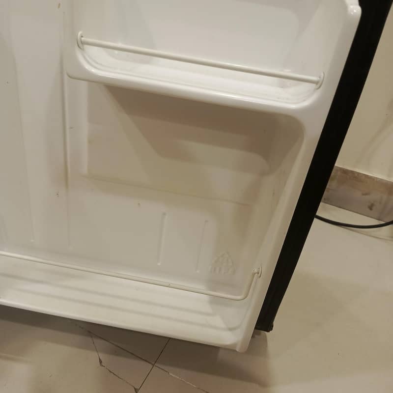 mini fridge 1