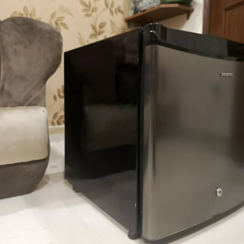 mini fridge 6