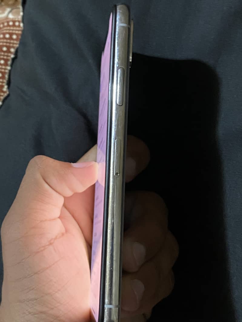 Apple iPhone X 3