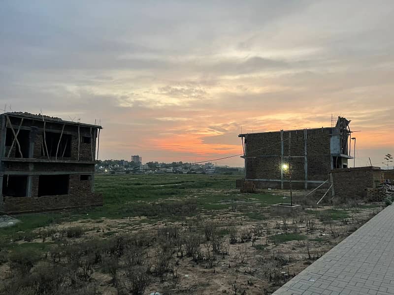 Corner Plot With Extra Land Park Face 4