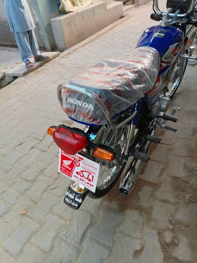 Honda CD 70 Brand New Condition | Only 1100 KM Driven | Scratchless