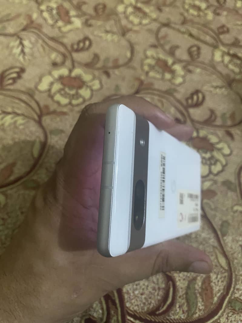 Google Pixel 7a 5