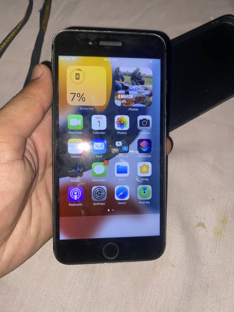 Apple iPhone 7 Plus 0