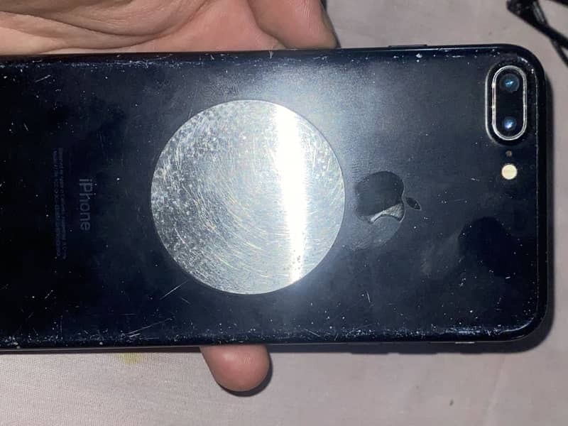 Apple iPhone 7 Plus 2