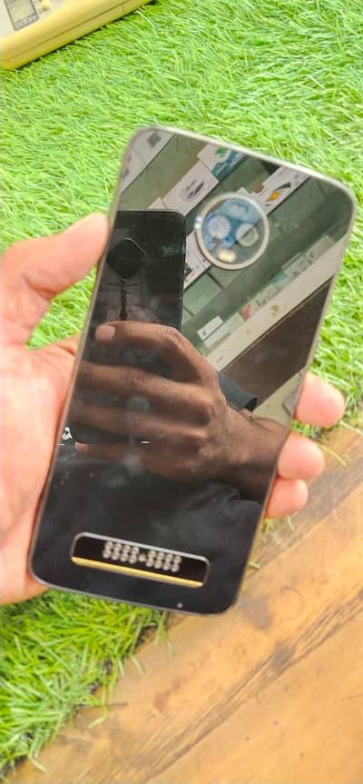 Motorola Moto Z3 SALE FINAL PRICE 14000