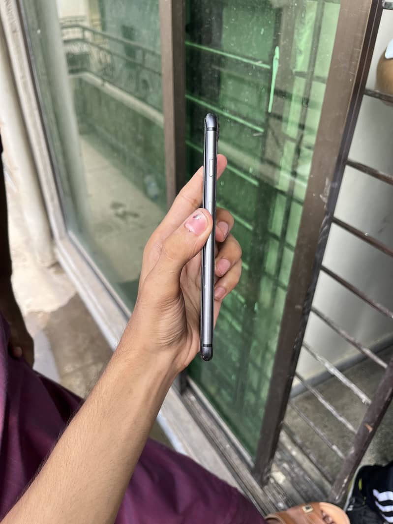 Apple iPhone 8 Plus 2