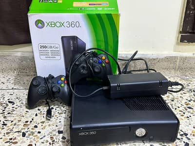 Xbox 360 Black 250GB | 2 controllers | Box Pack | Excellent Condition