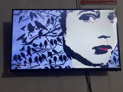 32 Inch LED TV for Sale – Excellent Conditio