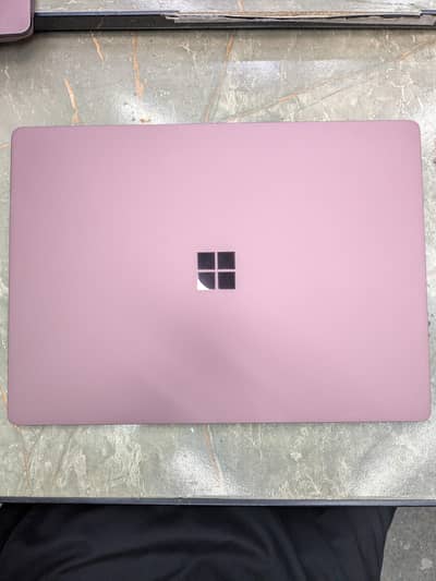 Surface Laptop 2 i7-8 generation