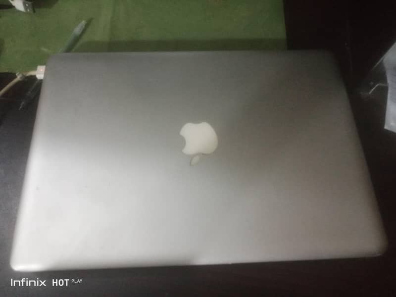 MacBook 0