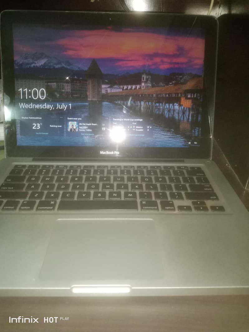 MacBook 1