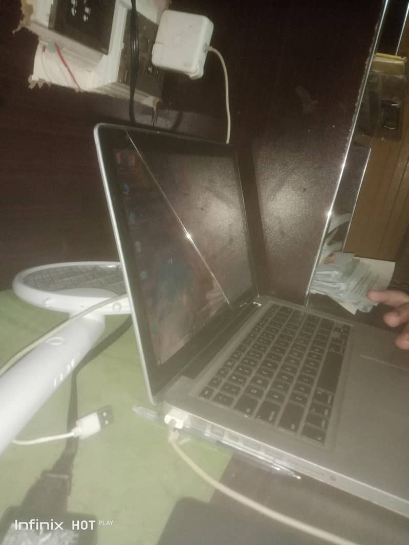 MacBook 2