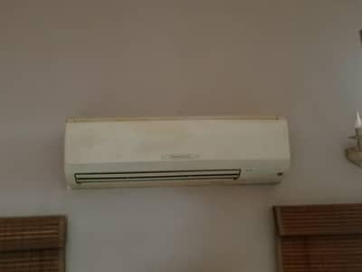 2 ac LG k ha 1 ac Mitsubishi ka ha total 3 ac ha