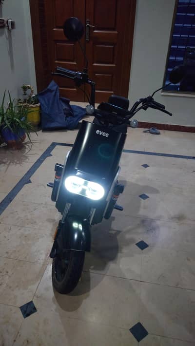 Evee Mito Electric Scooty