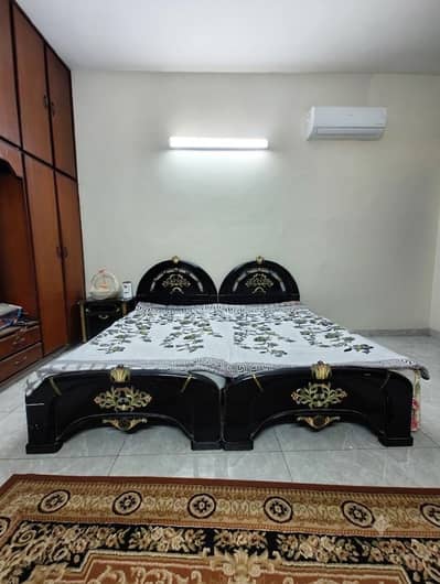 2 Black Deco paint beds