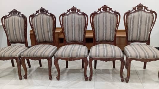Dinning table with mirror top and 6 chairs