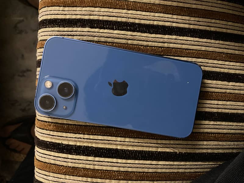 Apple iPhone 13 mini 0