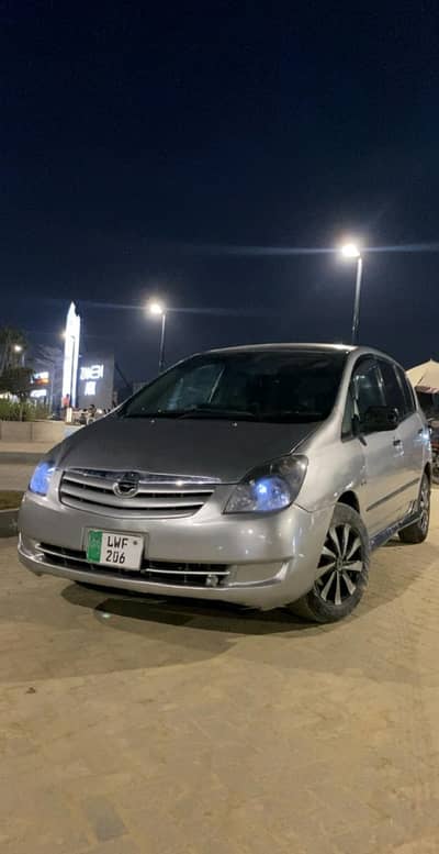 Toyota Spacio 2003