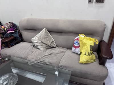 2 chote sofe 1 bara sofa 1 table