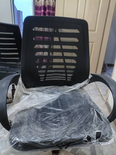 medium mesh revolving chair