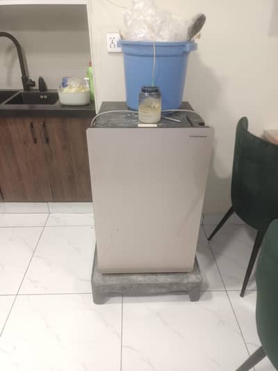 Orient Mini Refrigerator / Room Fridge – Excellent Condition