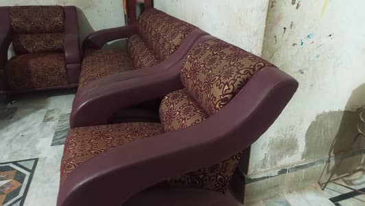 5 seater sofa set  ,Bilkul okay peace , Jaga nahi urgent sale