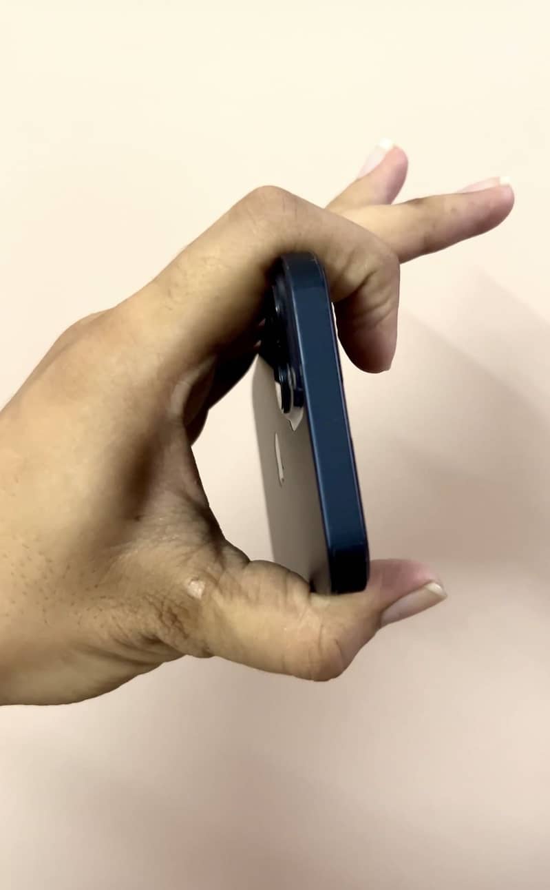 Apple iPhone 13 1