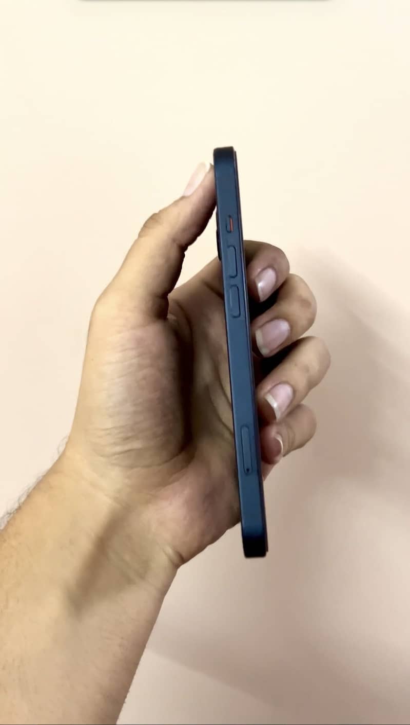 Apple iPhone 13 2