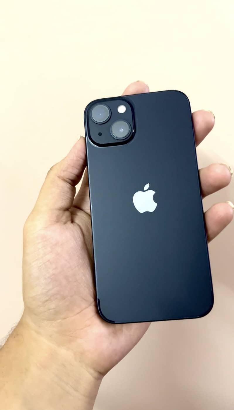 Apple iPhone 13 4