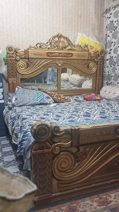 Low Price Bed (The Mirror Fell and is Fixed with a Broken Piece)