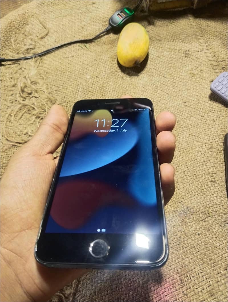 Apple iPhone 7 Plus 0