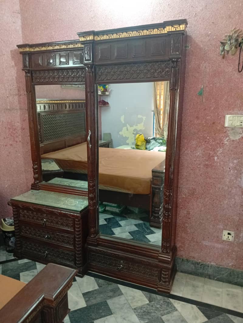 Solid Wood Bed Set with Dressing Table 1