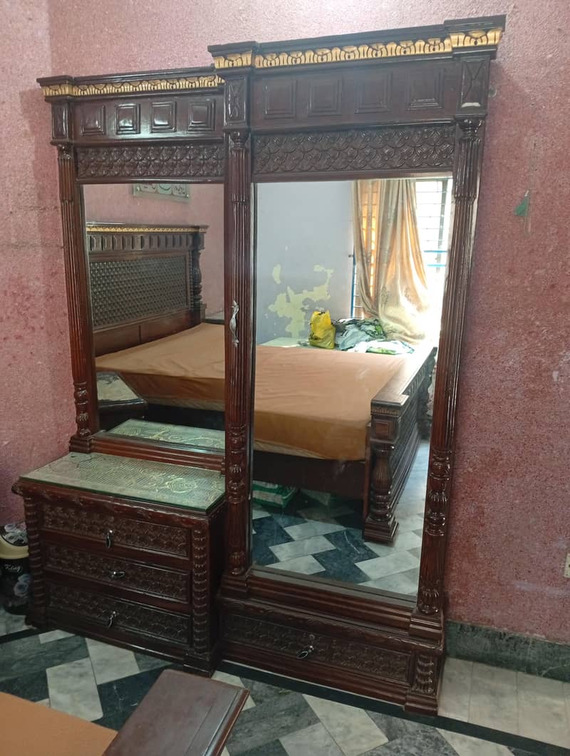 Solid Wood Bed Set with Dressing Table 2